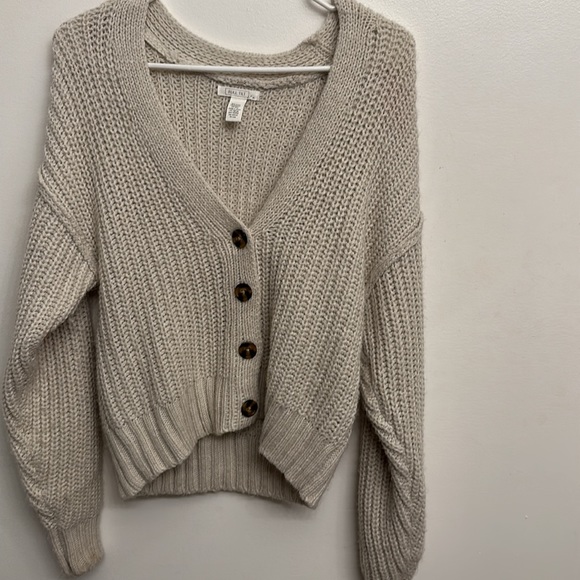 Cream knitted button up sweater - Picture 2 of 5